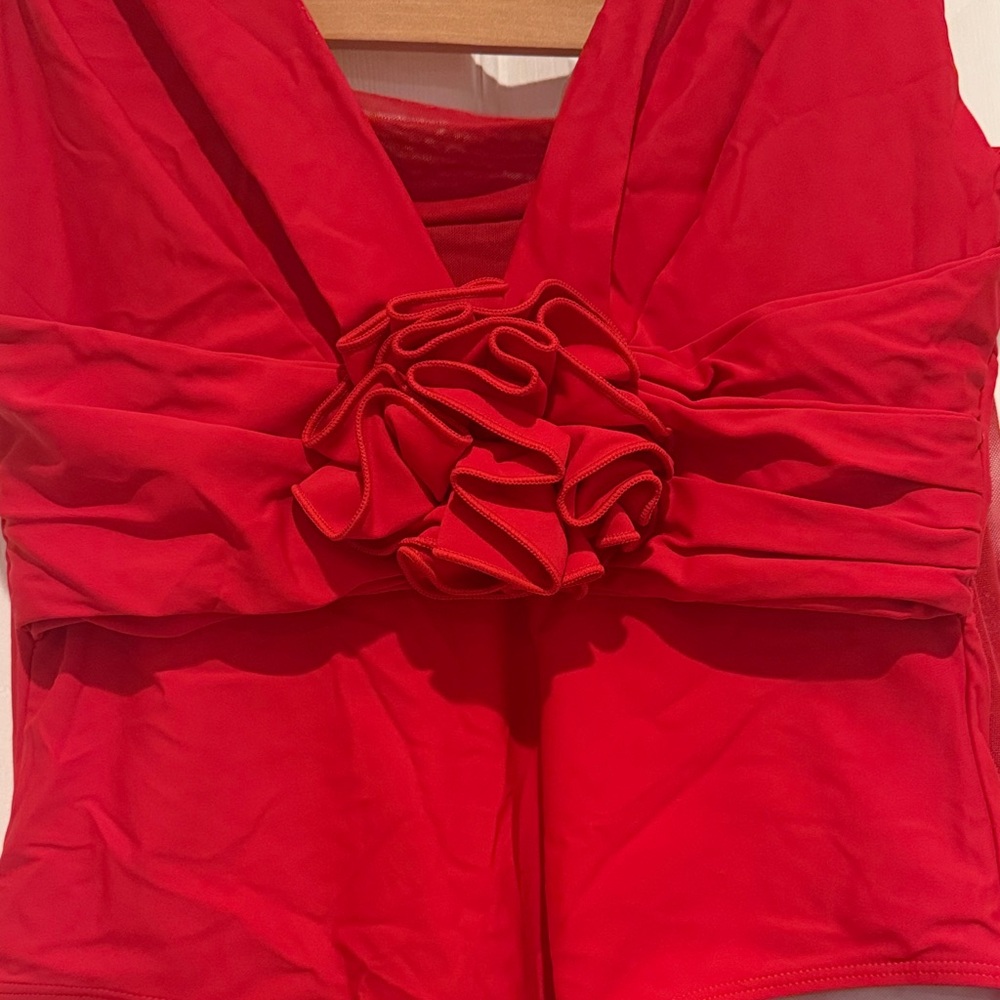 Red Floral Accent Plunge One-Piece Swimsuit & Matching Maxi Skirt Set - Picture 3 of 15